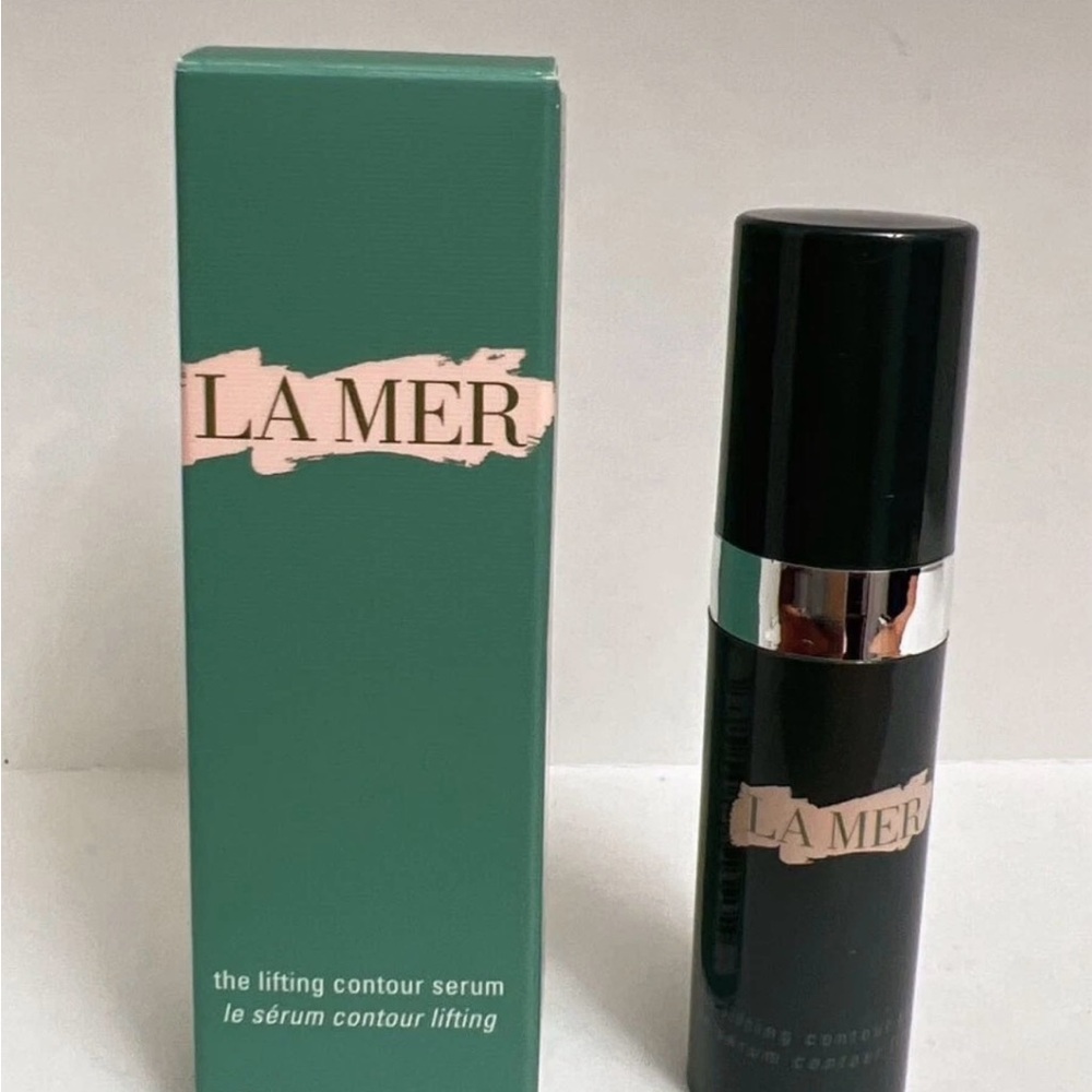 La Mer Lifting Contour Serum in Black and Green